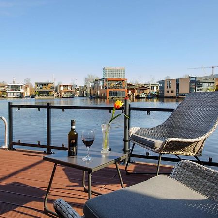 Houseboat Studio With Canalview And Free Bikes Amsterdam Exterior photo