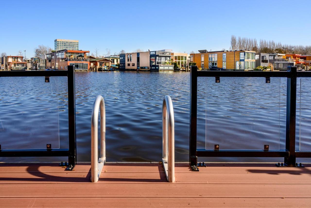 Houseboat Studio With Canalview And Free Bikes Amsterdam Exterior photo