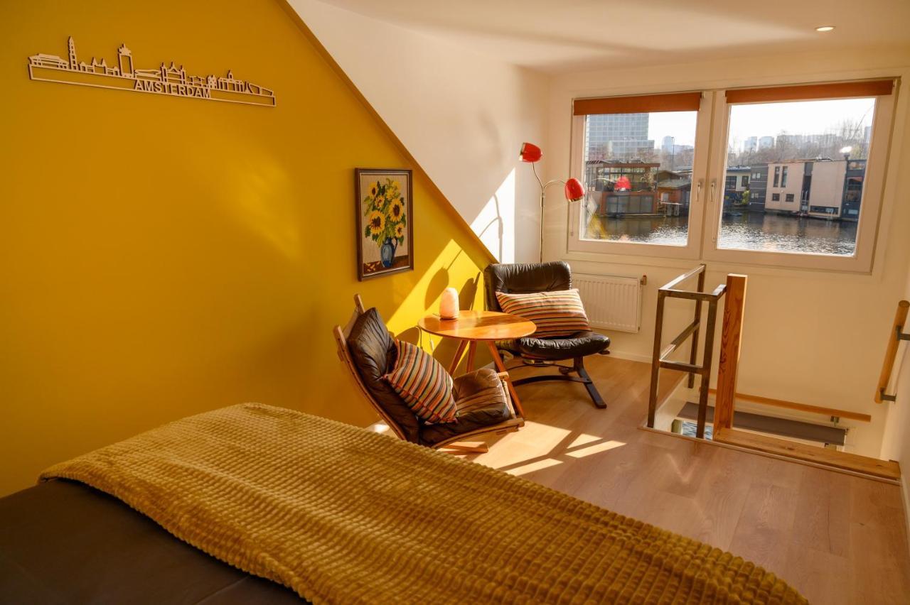 Houseboat Studio With Canalview And Free Bikes Amsterdam Exterior photo