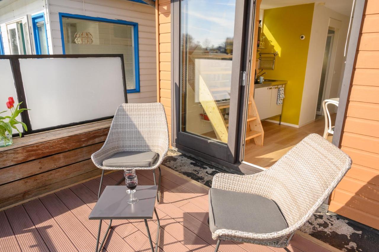 Houseboat Studio With Canalview And Free Bikes Amsterdam Exterior photo